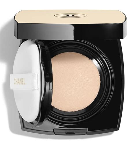 CHANEL Healthy Glow Foundation .